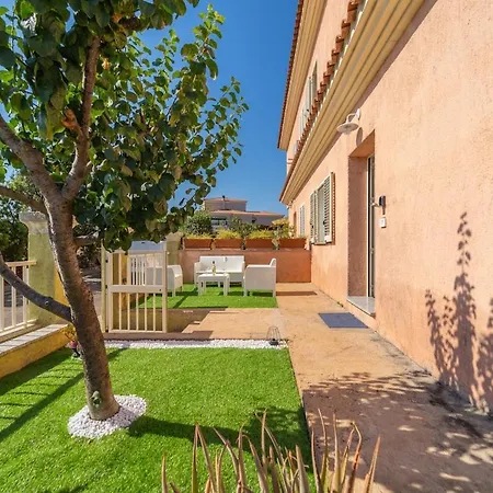 Daire With Garden Olbia